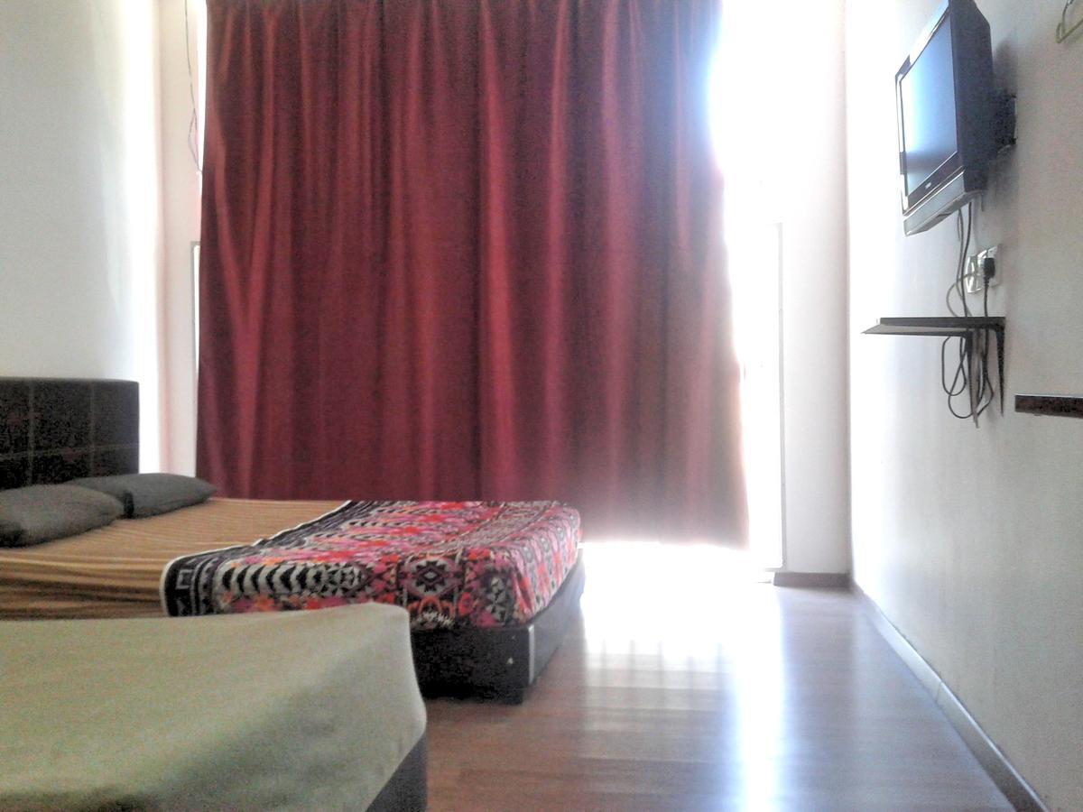 Hotel Buddy Hotel, *